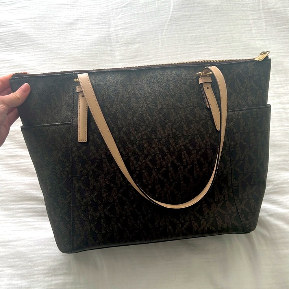 Michael Kors large logo shoulder bag